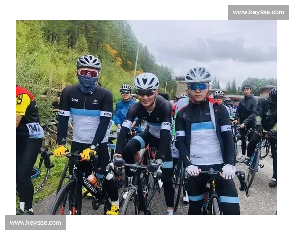 极速狂飙引爆速度与激情极限挑战全新赛道巅峰对决传奇之旅荣耀篇章 极速狂飙引爆速度与激情极限挑战全新赛道巅峰对决传奇之旅荣耀篇章